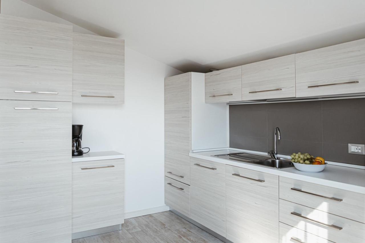 Minerva Holiday Home Манерба дел Гарда Екстериор снимка